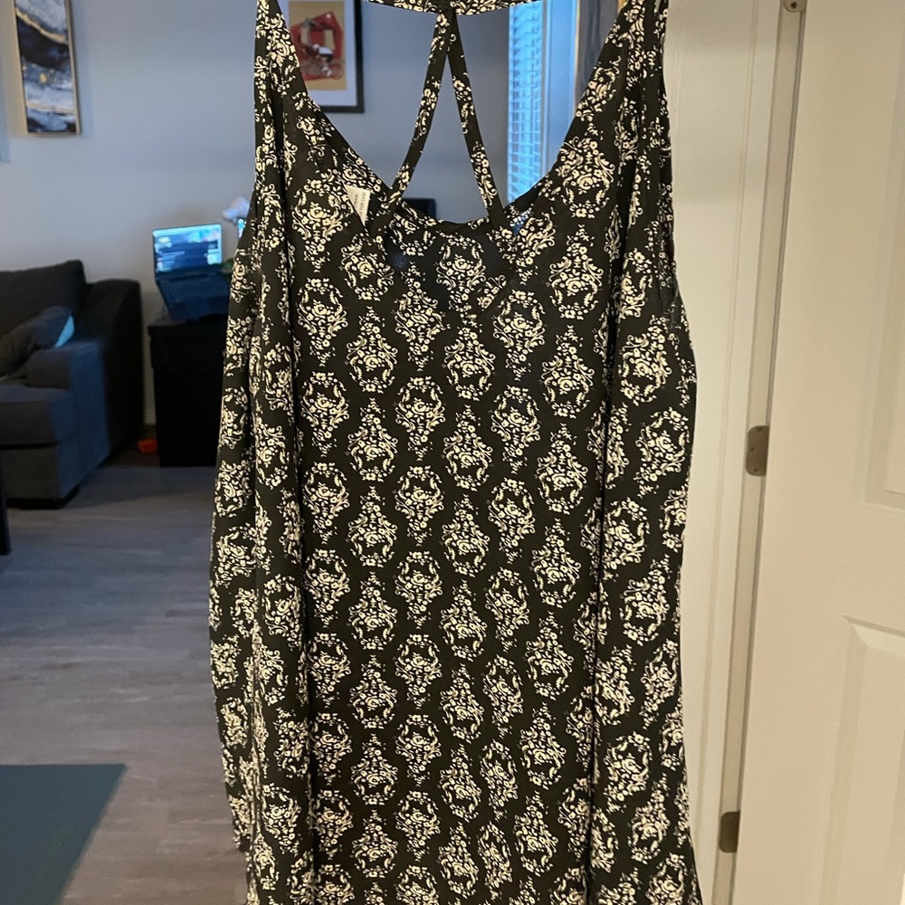 Flowy tank top with straps